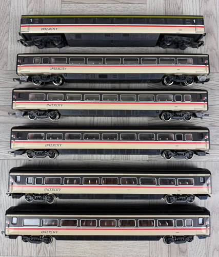 Hornby railways 4 coaches - hornby,