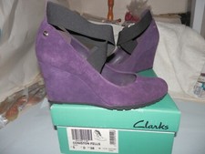 Clarkes "coniston fells" elasticated ankle shoe size 5 in violet used once.
