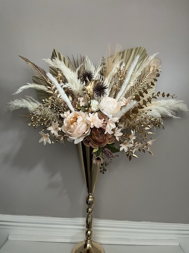 Beautiful gold vase - vase, filled
