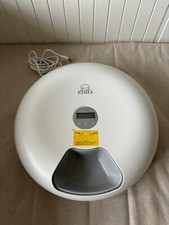 Automatic pet feeders for dogs and cats