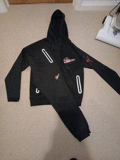 MENS NIKE AIR (JORDAN) TRACKSUIT SIZE XL COLOUR BLACK.