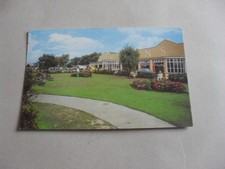 POSTCARD - PONTINS - HOLIDAY CAMP - PAKEFIELD - NEAR LOWESTOFT - SUFFOLK - PEOPL