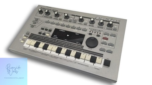 Roland 303 groovebox - mc-303, music