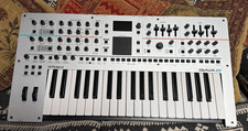 Roland GAIA 2 Synthesizer