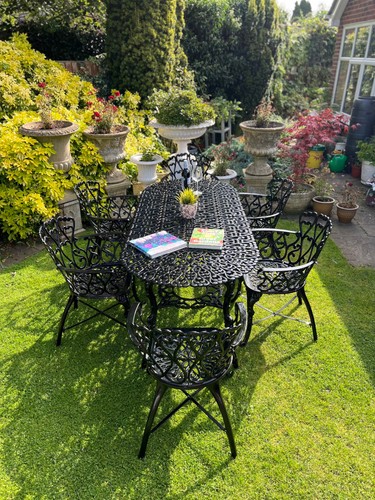Large cast aluminium - aluminium, seat