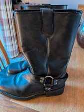 MENS' GRINGO PULL-ON BLACK WESTERN BUCKLE BIKER BOOTS.  SIZE 9.5/10.  WORN ONCE