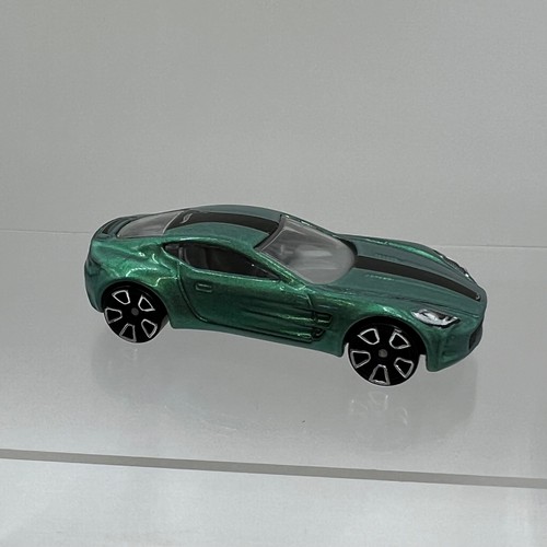 Hot wheels aston martin - aston, one-77