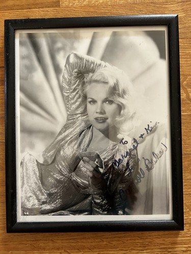 Carroll baker signed photo - carroll,