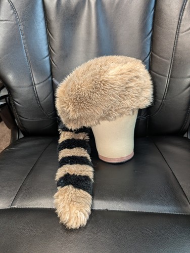 Disney parks coon skin cap - parks,