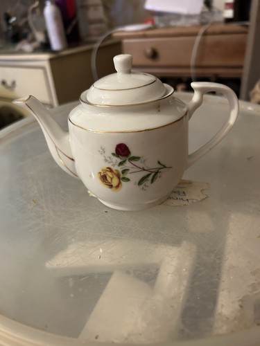 Unknown small teapot - teapot, with
