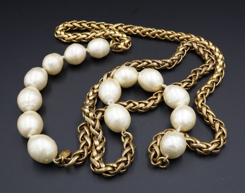 1983 chanel pearl - 1983, gold