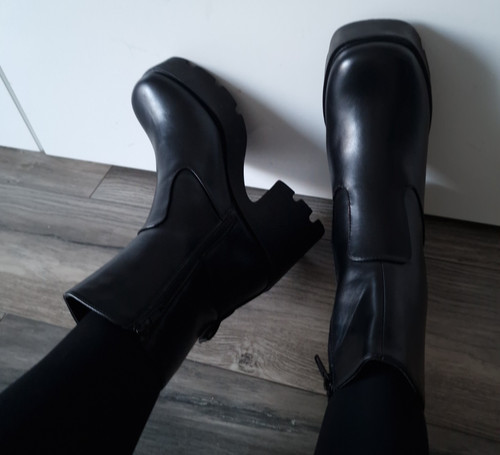 Women black chunky - women’s,
