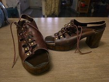 Vintage HIPPY 70’s Fanfares Leather Platform HEEL Shoes 