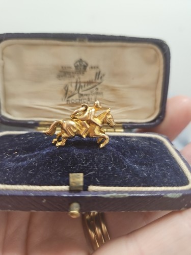 9ct gold vintage horse - horse, rider