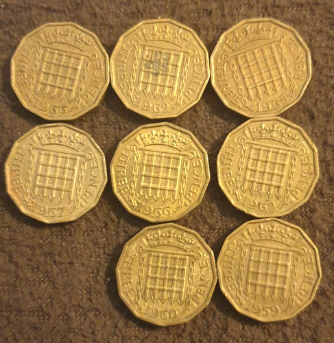 Queen elizabeth era three - 8, 11