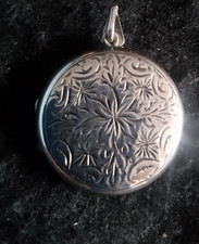 vintage silver floral locket  very pretty design hallmark 1964 birmingham silver