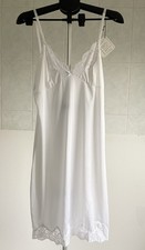 VINTAGE FULL SLIP SIZE 18 UK