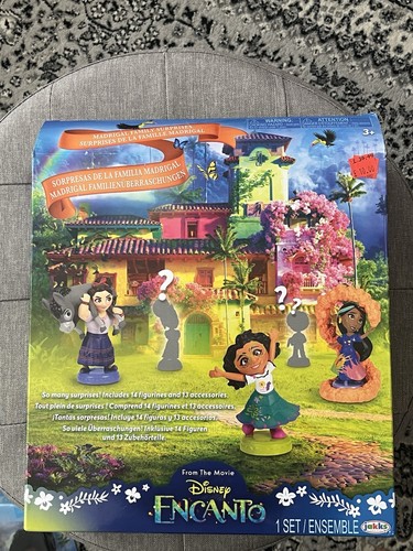 Encanto figurines and - figurines,