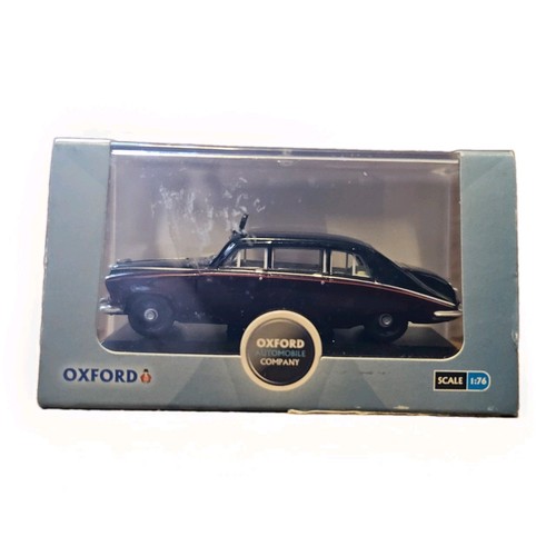 Oxford diecast claret - oxford, claret/black