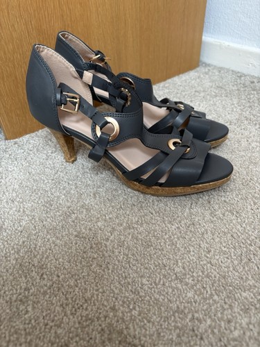 Women heels size 5 - heels,
