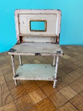 Old washbasin tin dollhouse