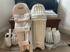 Mens cricket batting pads and