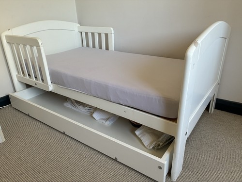 Cot bed - cot/cot,