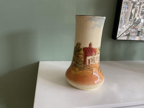 Royal doulton vase - royal,