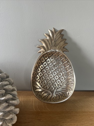 Solid brass pineapple - solid, pineapple-shaped