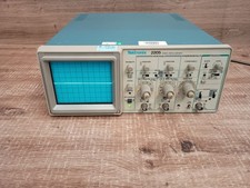 Tektronix 2205 HK 20 MHz Oscilloscope