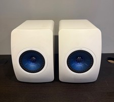 KEF LS50 bookshelf Speakers