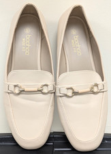 Boohoo - Size 6 Wide Fit -  T