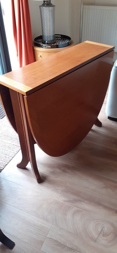 Gate leg dining table - leg,