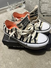 Rare converse trainer / pumps 
