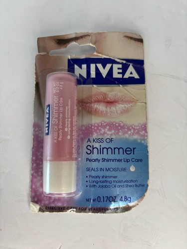 Nivea kiss pearly shimmer - a,