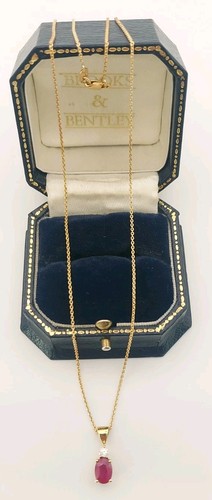 18ct gold natural ruby - 18ct, &