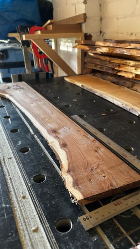 Waney edge live - edge,