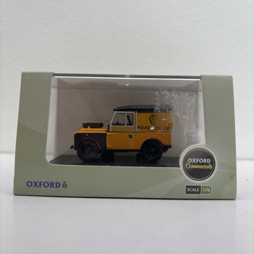 Oxford diecast landrover - aa,