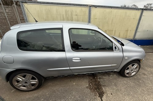 Clio 172 breaking only iceburg - 172,