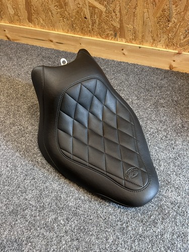 Mustang solo seat for harley - mustang,
