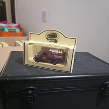 Pre-owned Lledo 'Walkers