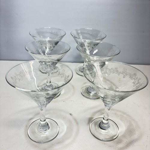Cocktail glasses shape - cocktail,