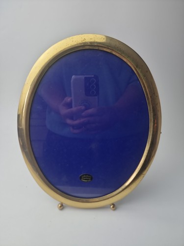 Vintage large oval brass frame - large,