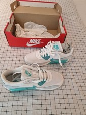 Nike AIR MAX 90 Essential Size