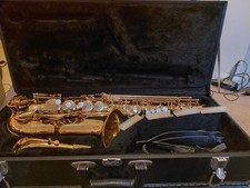 Jupiter 500 Series Alto Saxophone with Hard Carry Case In Very Good Condition