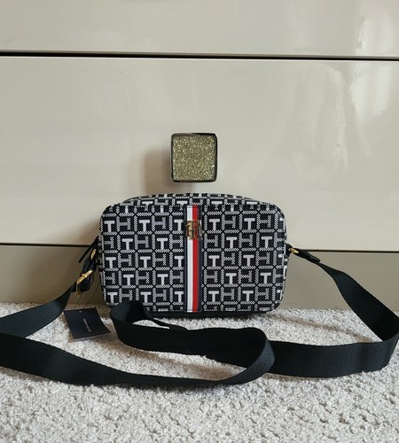 Tommy hilfiger black crossbody - hilfiger,