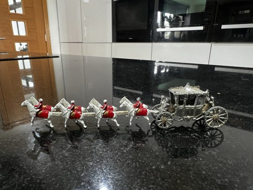Miniature coronation coach and - miniature,