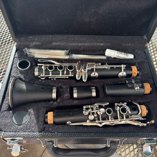 Black clarinet with case - black,