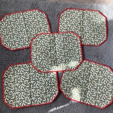 5 X Christmas Quilted Placemats VINTAGE naraya red/holly 16" x 12"