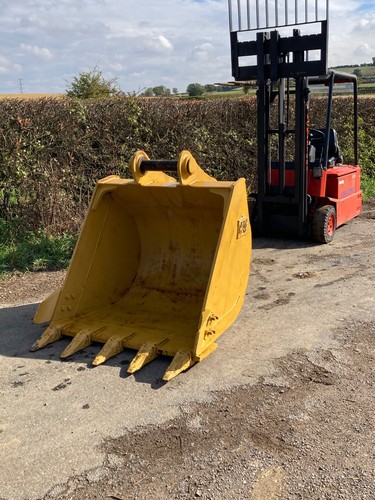 Cat excavator digger bucket - excavator, 20